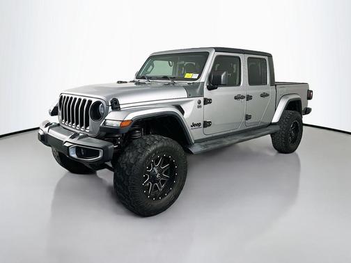 Billet Silver Metallic Clearcoat 2020 Jeep Gladiator Overland