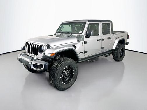 Billet Silver Metallic Clearcoat 2020 Jeep Gladiator Overland
