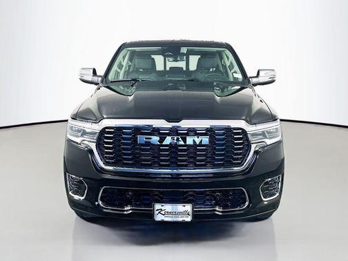 Diamond Black Crystal Pearlcoat 2026 RAM 1500 ST