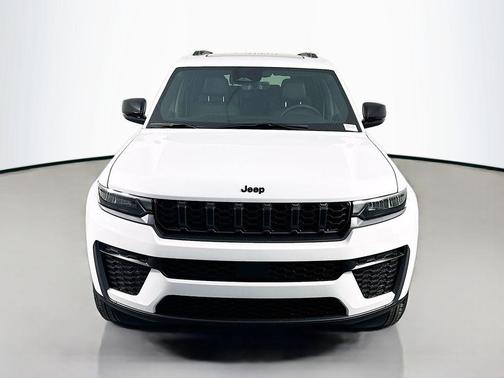 Bright White Clearcoat 2026 Jeep Grand Cherokee L Altitude