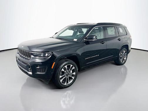 Diamond Black Crystal Pearlcoat 2025 Jeep Grand Cherokee L Overland