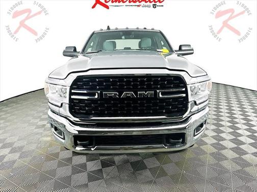 2022 RAM 3500 Big Horn Crew Cab 4x4 6'4' Box