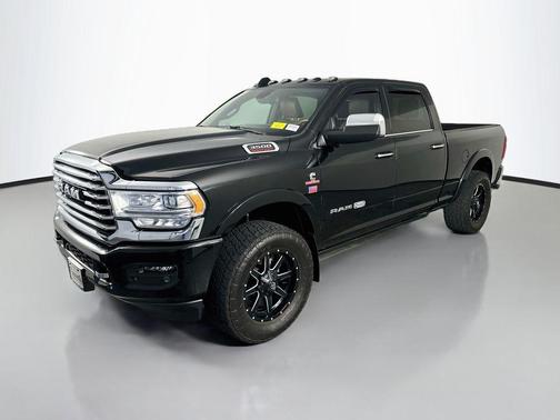 Diamond Black Crystal Pearlcoat 2022 RAM 3500 Longhorn
