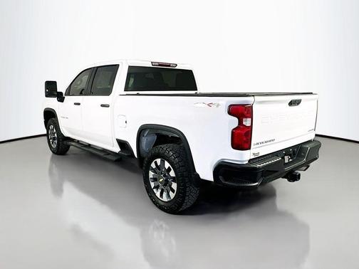 Summit White 2022 Chevrolet Silverado 2500 Custom