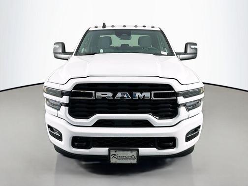 Bright White Clearcoat 2026 RAM 3500 Big Horn Crew Cab 4x4 8' Box