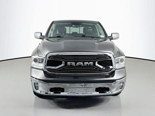 Granite Crystal Metallic Clearcoat 2019 RAM 1500 Laramie