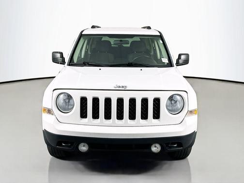 Bright White Clearcoat 2014 Jeep Patriot Sport
