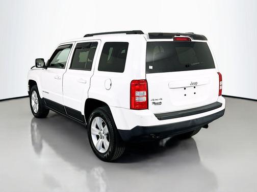 Bright White Clearcoat 2014 Jeep Patriot Sport