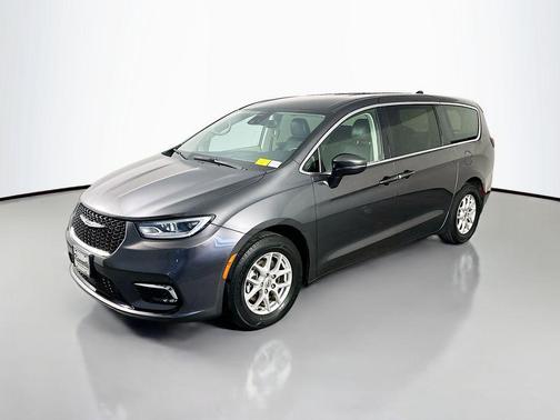 Granite Crystal Metallic Clearcoat 2023 Chrysler Pacifica Touring L