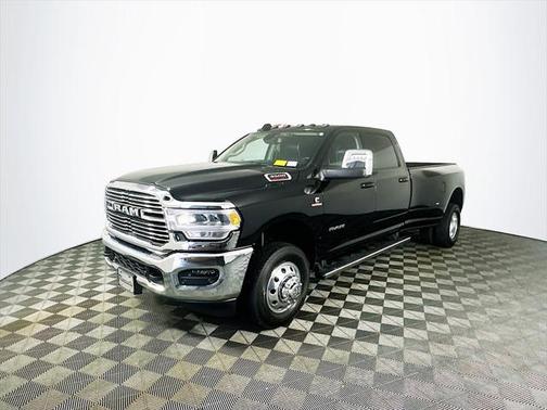 2024 RAM 3500 Laramie Crew Cab 4x4 8' Box