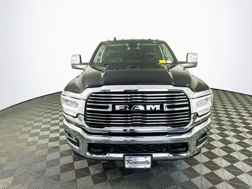 2024 RAM 3500 Laramie Crew Cab 4x4 8' Box