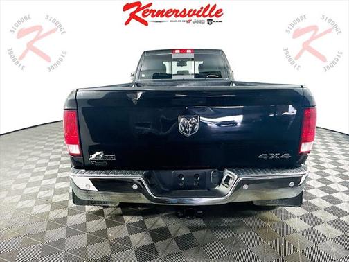 2017 RAM 3500 Big Horn Crew Cab 4x4 8' Box