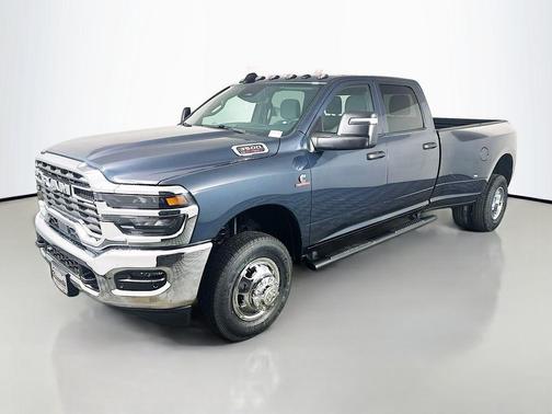 2026 RAM 3500 Tradesman Crew Cab 4x4 8' Box
