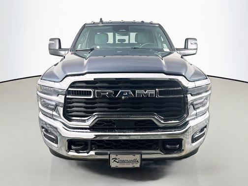 2026 RAM 3500 Tradesman Crew Cab 4x4 8' Box