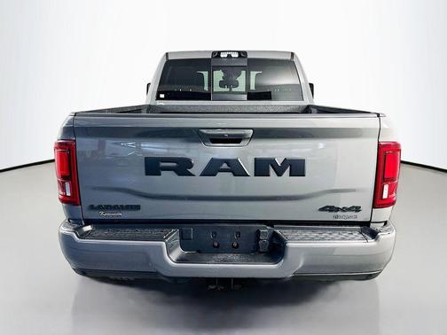 Ceramic Gray Clearcoat 2026 RAM 2500 Laramie Crew Cab 4x4 6'4' Box