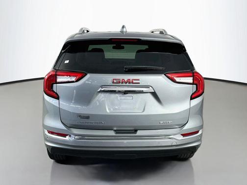 Sterling Metallic 2024 GMC Terrain Denali