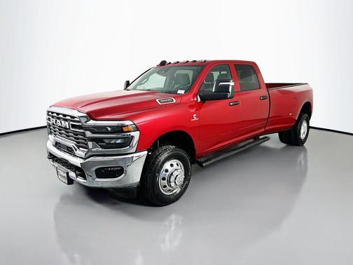 Molten Red Pearlcoat 2026 RAM 3500 Tradesman Crew Cab 4x4 8' Box
