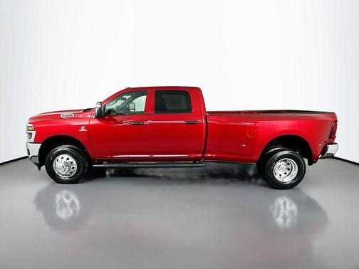 Molten Red Pearlcoat 2026 RAM 3500 Tradesman Crew Cab 4x4 8' Box