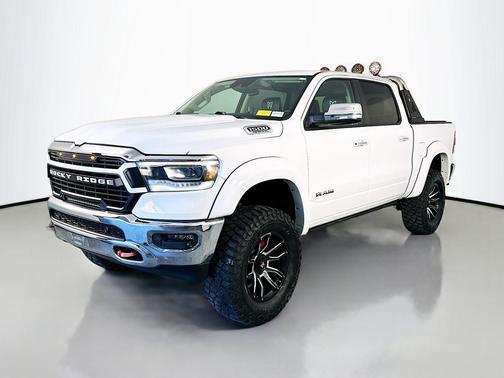 Bright White Clearcoat 2022 RAM 1500 Laramie
