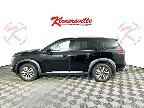 2022 Nissan Pathfinder SL 4WD