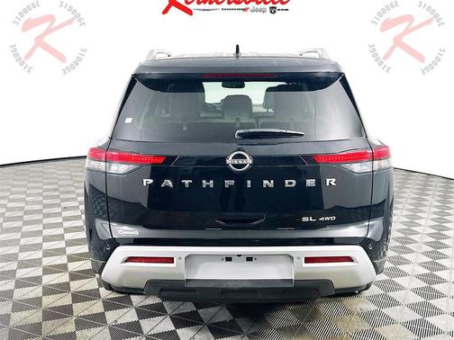 2022 Nissan Pathfinder SL 4WD