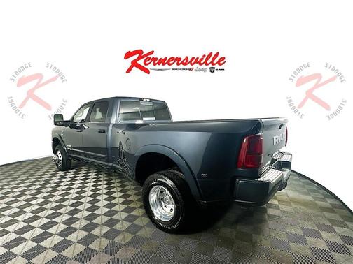2025 RAM 3500 Limited Crew Cab 4x4 8' Box