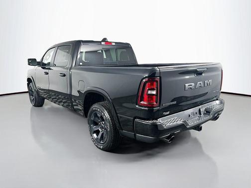 Diamond Black Crystal Pearlcoat 2026 RAM 1500 Big Horn/Lone Star