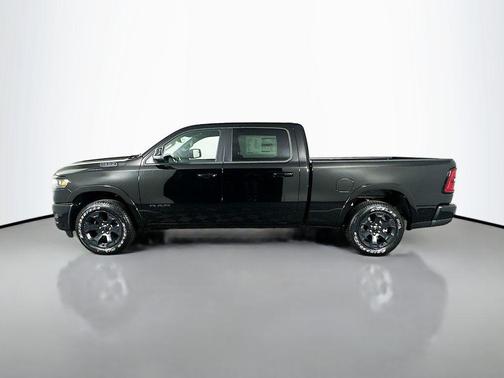 Diamond Black Crystal Pearlcoat 2026 RAM 1500 Big Horn/Lone Star