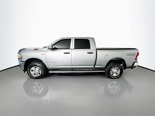Billet Silver Metallic Clearcoat 2022 RAM 2500 Tradesman Crew Cab 4x4 6'4' Box