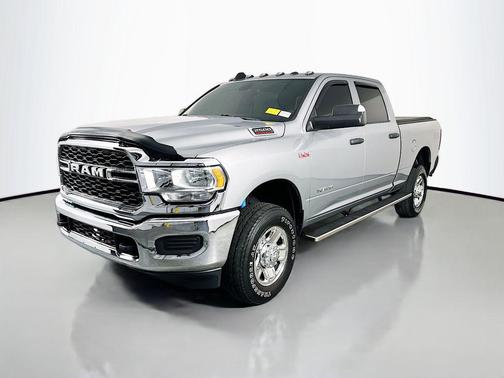 Billet Silver Metallic Clearcoat 2022 RAM 2500 Tradesman Crew Cab 4x4 6'4' Box