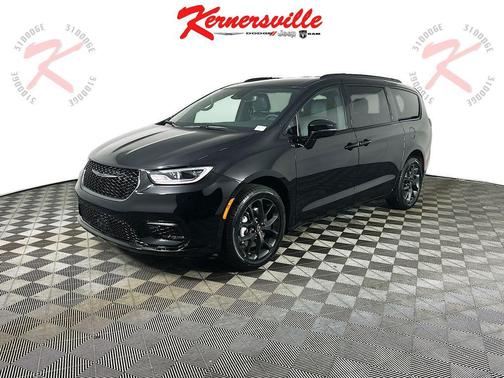 2026 Chrysler Pacifica L