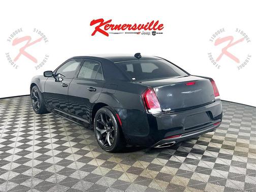 2022 Chrysler 300 Touring