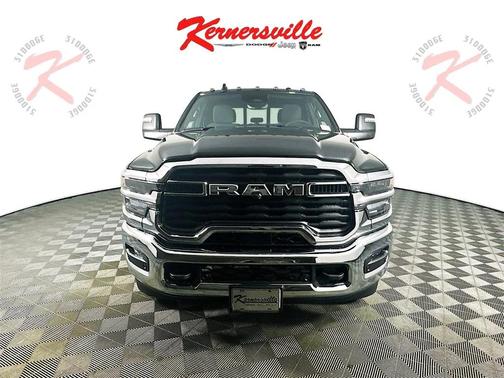 2025 RAM 2500 Big Horn Crew Cab 4x4 8' Box