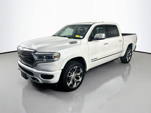 Ivory White Tri-Coat Pearlcoat 2019 RAM 1500 Limited