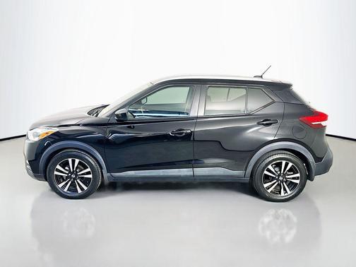 Super Black 2019 Nissan Kicks SV