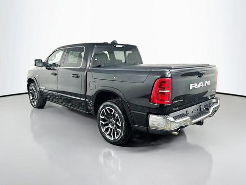 Diamond Black Crystal Pearlcoat 2026 RAM 1500 Limited