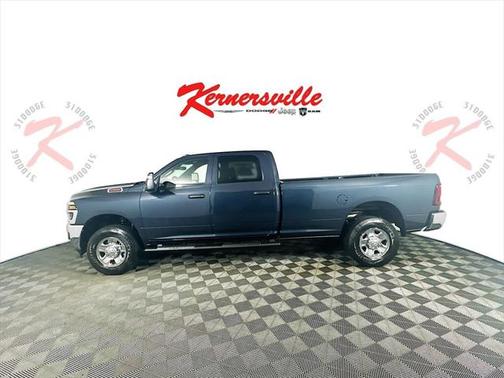 2025 RAM 2500 Tradesman Crew Cab 4x4 8' Box