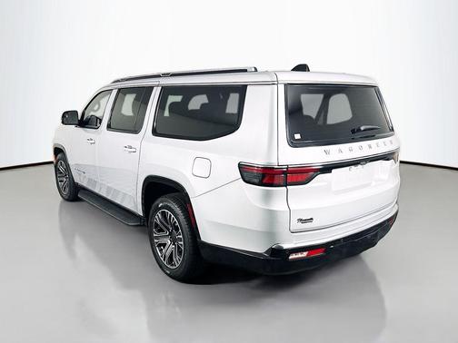 2024 Jeep Wagoneer L Series II 4x2