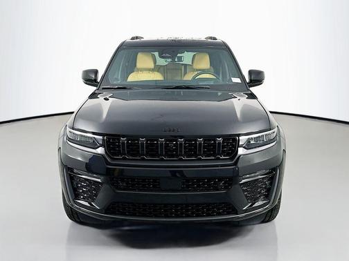 Diamond Black Crystal Pearlcoat 2026 Jeep Grand Cherokee Summit