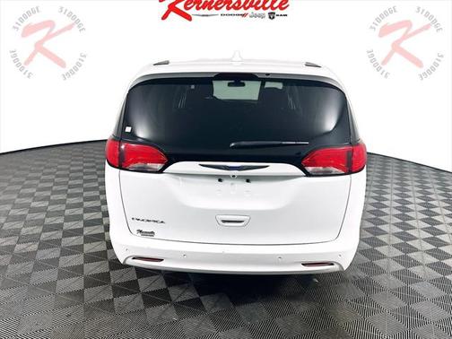 2018 Chrysler Pacifica LX