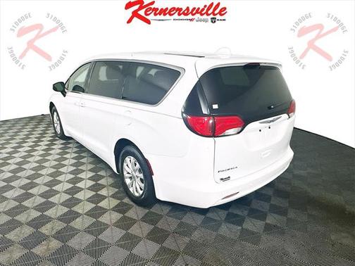 2018 Chrysler Pacifica LX