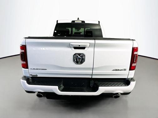 Ivory White Tri-Coat Pearlcoat 2024 RAM 1500 Limited