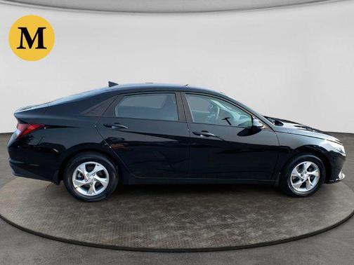 Onyx Black 2023 Hyundai ELANTRA SE