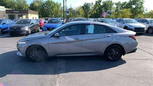 2023 Hyundai ELANTRA SEL