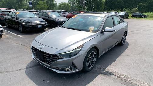 2022 Hyundai ELANTRA SEL