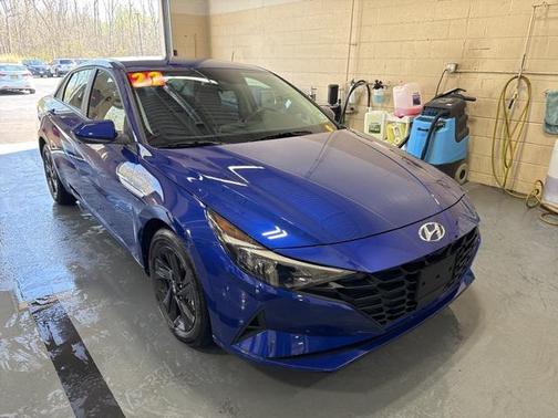 2022 Hyundai ELANTRA SEL