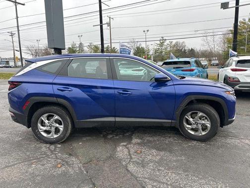 2023 Hyundai TUCSON SE