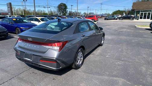 Ecotronic Gray 2025 Hyundai ELANTRA SE