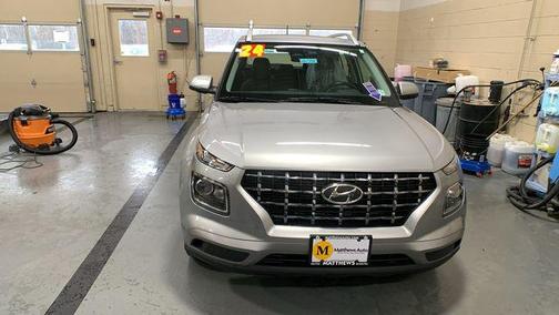 2024 Hyundai VENUE SEL