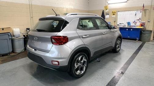 2024 Hyundai VENUE SEL